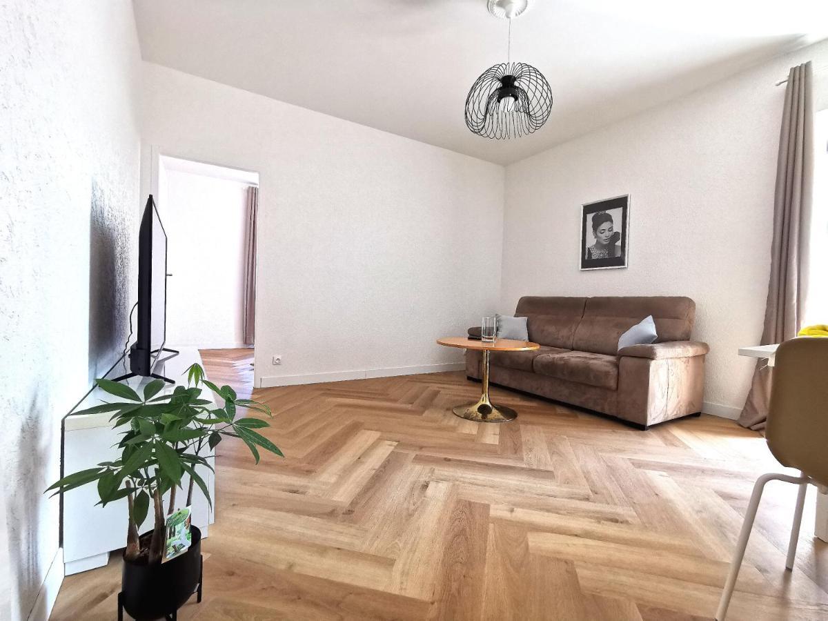 Le Petit Angle Appartement 2 Pieces, Plein Centre Ville, Pres De La Gare Jusqu'A 4 Personnes Bellegarde-sur-Valserine Esterno foto